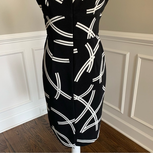 London Times Black Dress with White Print Size 8 - Picture 6 of 8